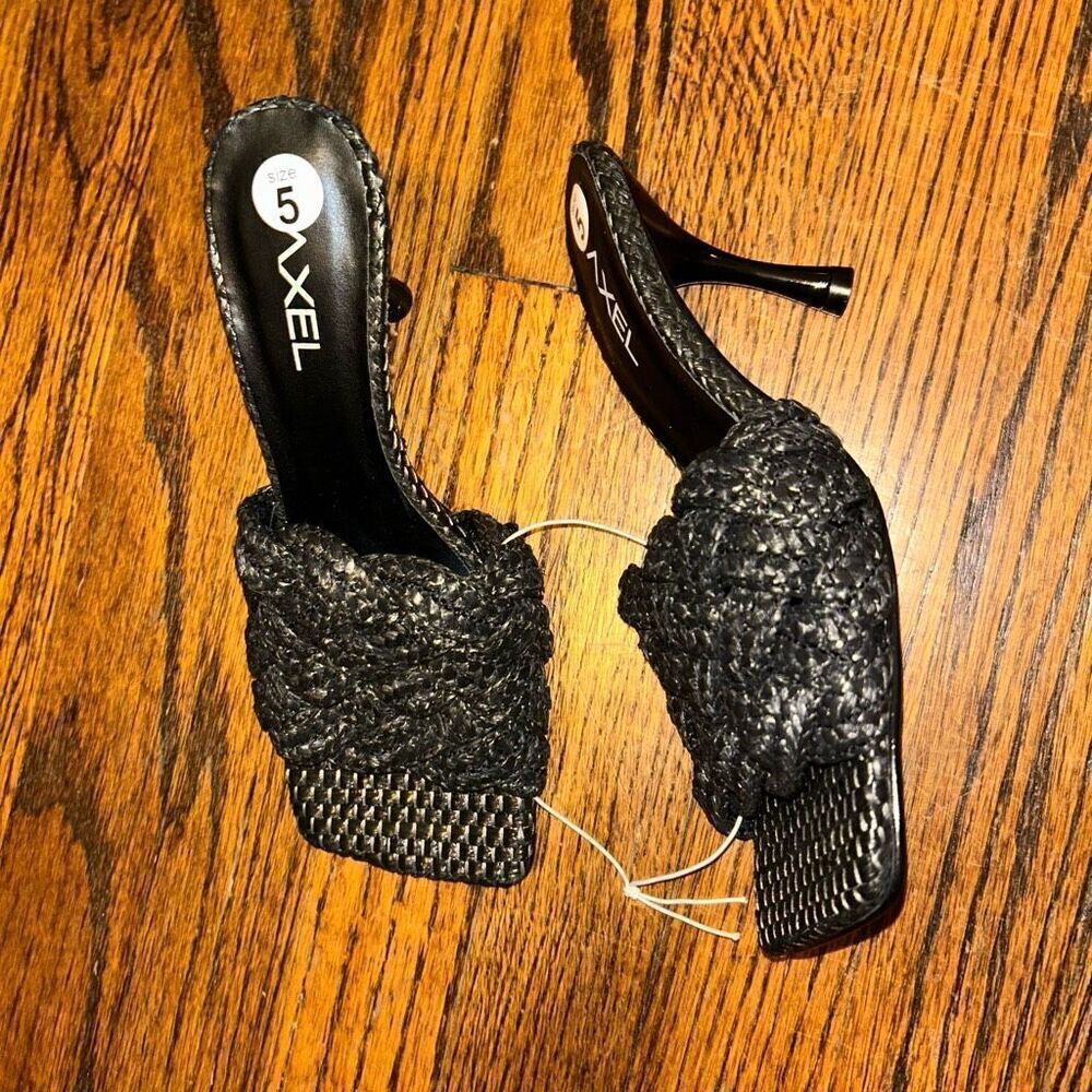 NWOT Axel heels - Picture 2 of 4